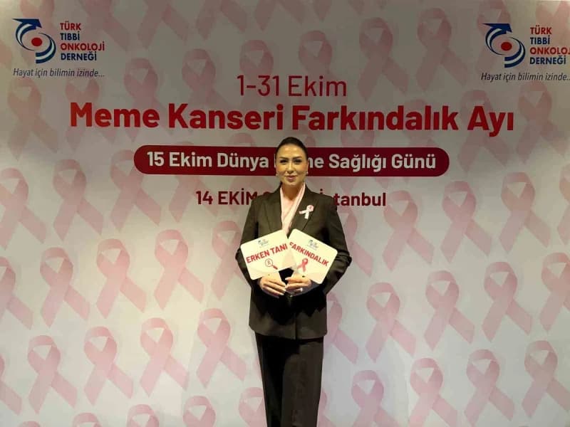 Meme kanseri farkındalık ayı kapsamında uzman hekimlerin yaptığı bilgilendirme toplantısı