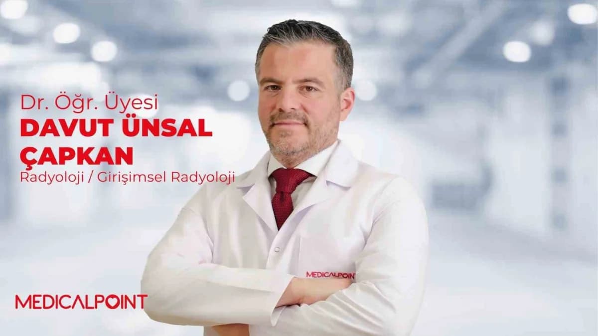 Medical Point Gaziantep Hastanesi Radyoloji Uzmanı Dr. Öğr. Üyesi Davut Ünsal Çapkan açıklama yaparken
