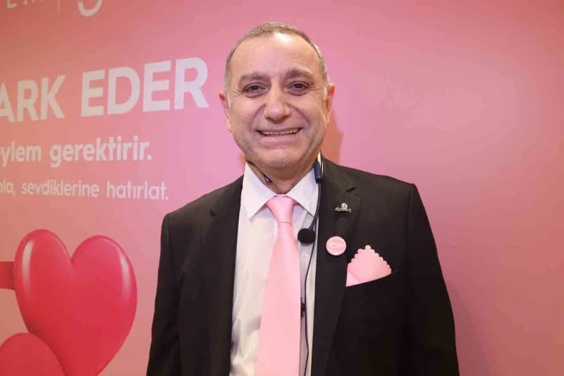 Acıbadem Kent Hastanesi Medikal Onkoloji Uzmanı ve Türk Tıbbi Onkoloji Derneği Başkanı Prof. Dr. Bülent Karabulut