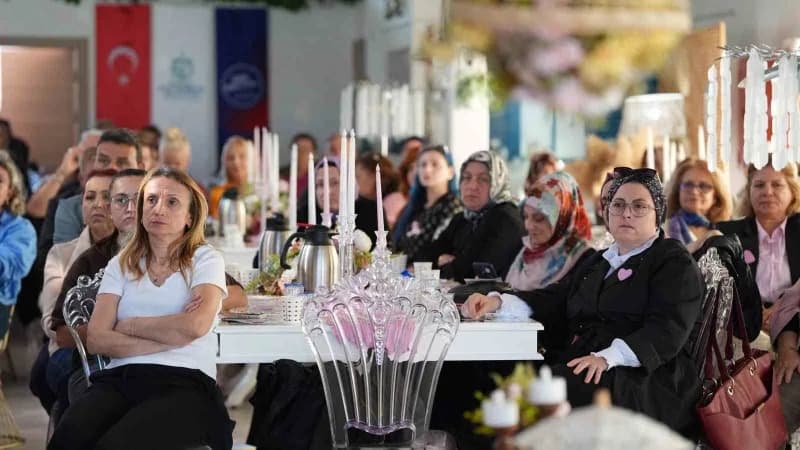 Kocaeli'de düzenlenen "İlham Veren Kadınlar-Sağlık Buluşması"nda uzmanlar, Meme kanserinde Erken tan