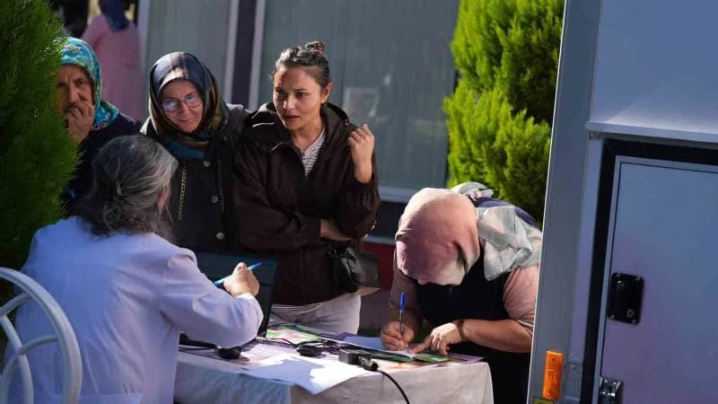 Kocaeli'de düzenlenen "İlham Veren Kadınlar-Sağlık Buluşması"nda uzmanlar, Meme kanserinde Erken tan