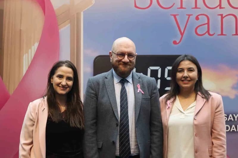 Zaman Senden Yana projesi kapsamında İstanbul Ataşehir’de kurulan meme kanseri deneyim alanı