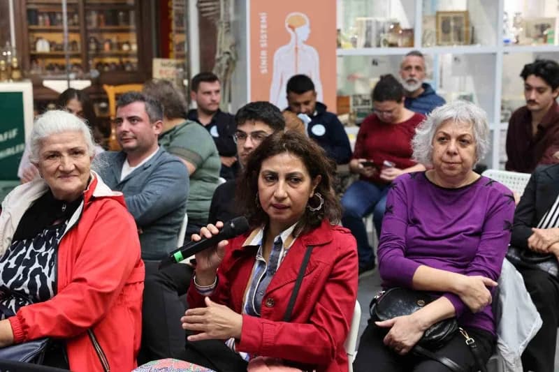 Nilüfer Belediyesi ve ONKODAY iş birliğiyle düzenlenen söyleşide uzmanlar, Meme kanserinde Erken tanının ve düzenli kont