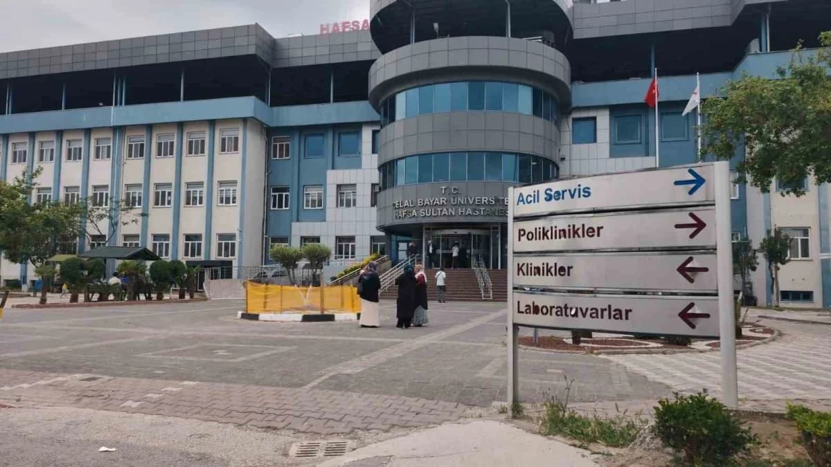 Manisa Celal Bayar Üniversitesi Hafsa Sultan Hastanesi Radyasyon Onkolojisi Uzmanı Prof. Dr. Ömür Karakoyun Çelik, Meme