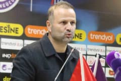 Ankara Keçiörengücü Teknik Direktörü Osman Zeki Korkmaz basın toplantısında açıklama yapıyor