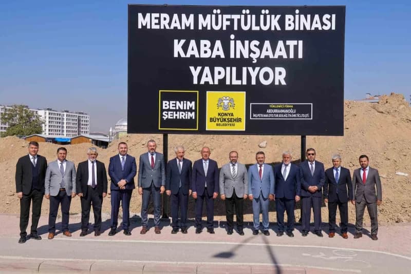 Meram Belediye Başkanı Mustafa Kavuş, Konya İl Müftüsü Celal Büyük, Konya Büyükşehir Belediyesi Genel Sekreteri Ercan Us