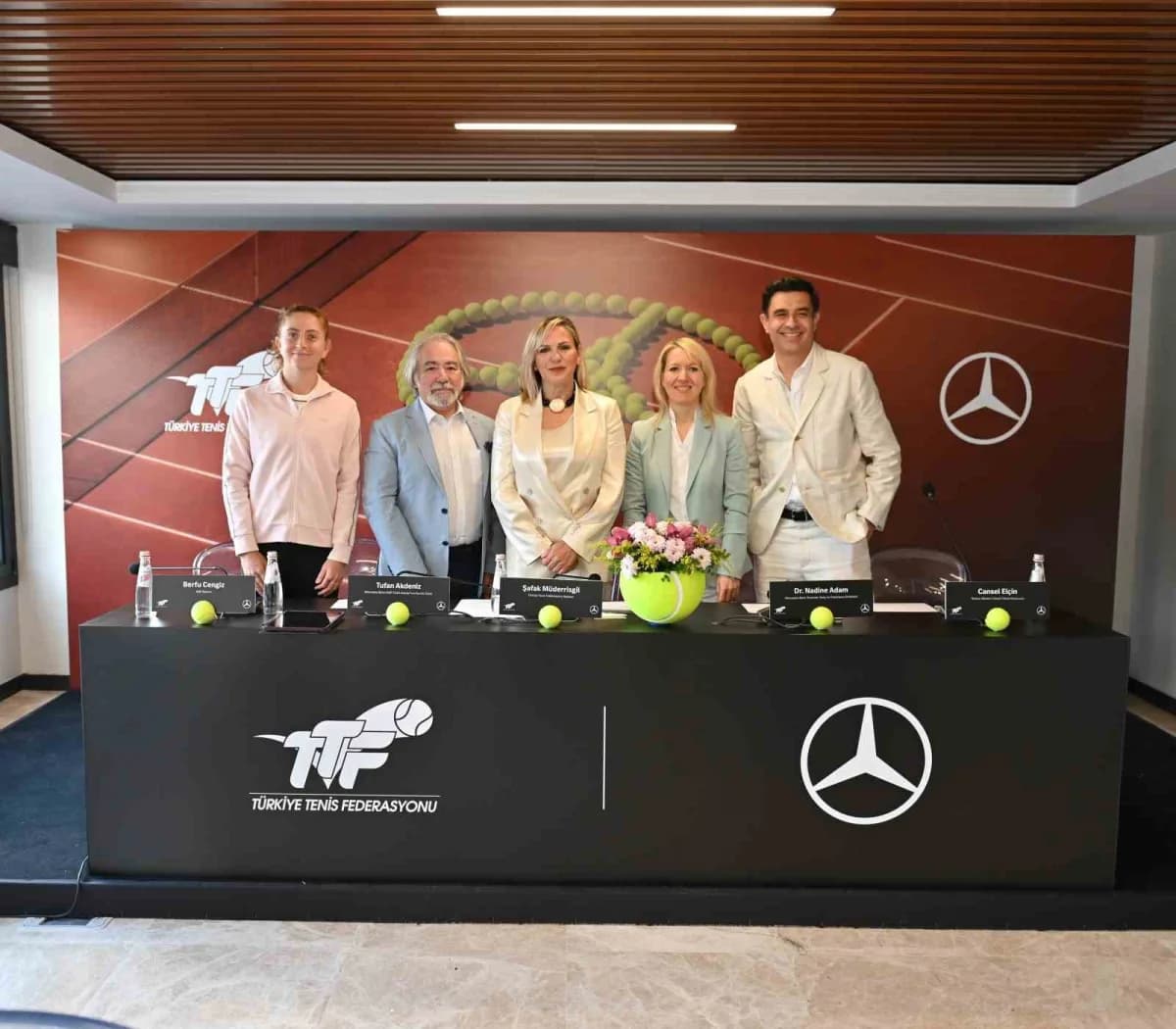 Mercedes-Benz Cup Tenis Turnuvası için TTF İstanbul Tenis Eğitim Merkezi’nde düzenlenen basın toplantısından bir kare