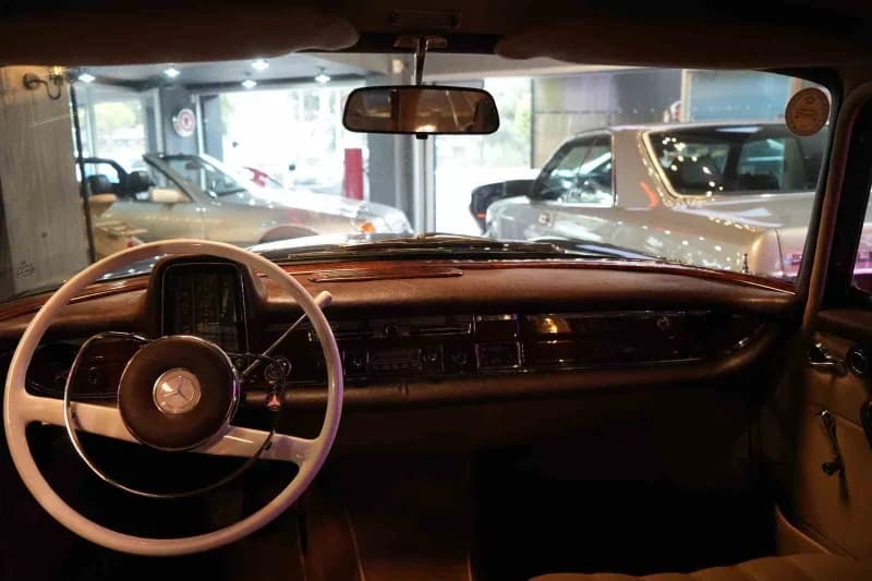 Samsunlu iş adamının çocuklukta oyuncaklarla başlayan araba aşkı, büyüdüğünde Mercedes müzesine dönü