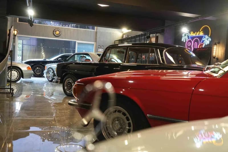 Samsunlu iş adamının çocuklukta oyuncaklarla başlayan araba aşkı, büyüdüğünde Mercedes müzesine dönü