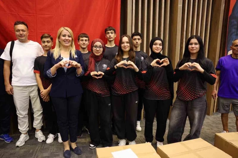 Merkezefendi Belediyesi, 2019 yılından bu yana aralıksız sürdürdüğü Amatör Spor Kulüplerine Malzeme Desteği kapsamında,