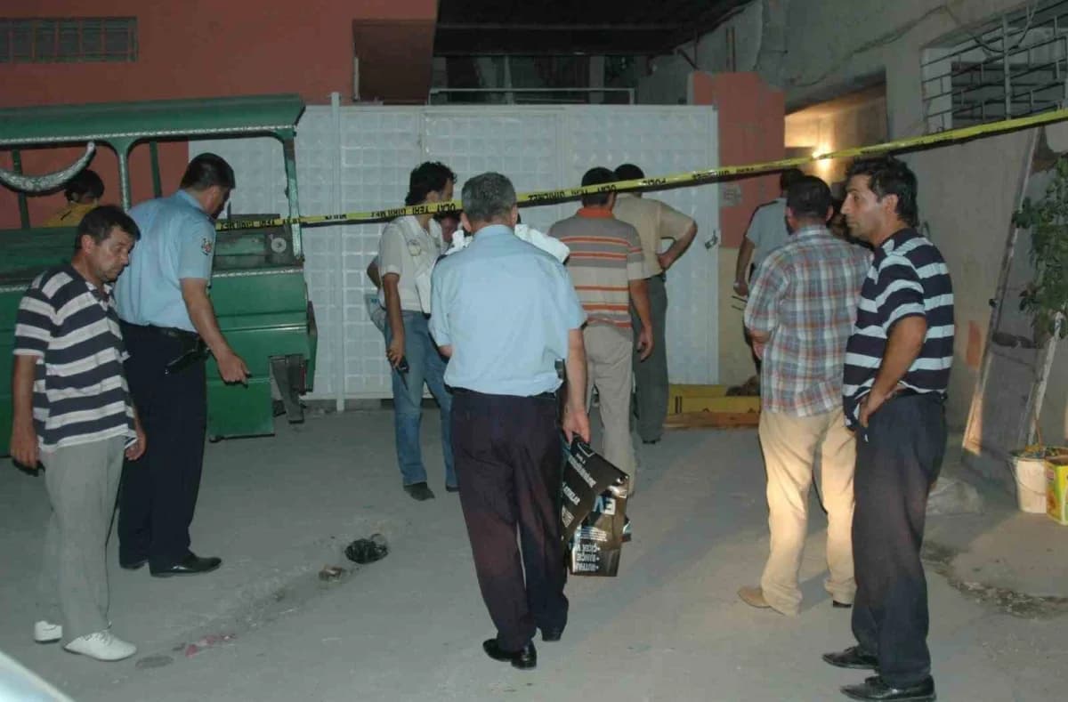 Mersin'de 2007 yılında bir evin bahçesinde, üzeri betonla kapatılmış buzdolabının içerisinde bulunan