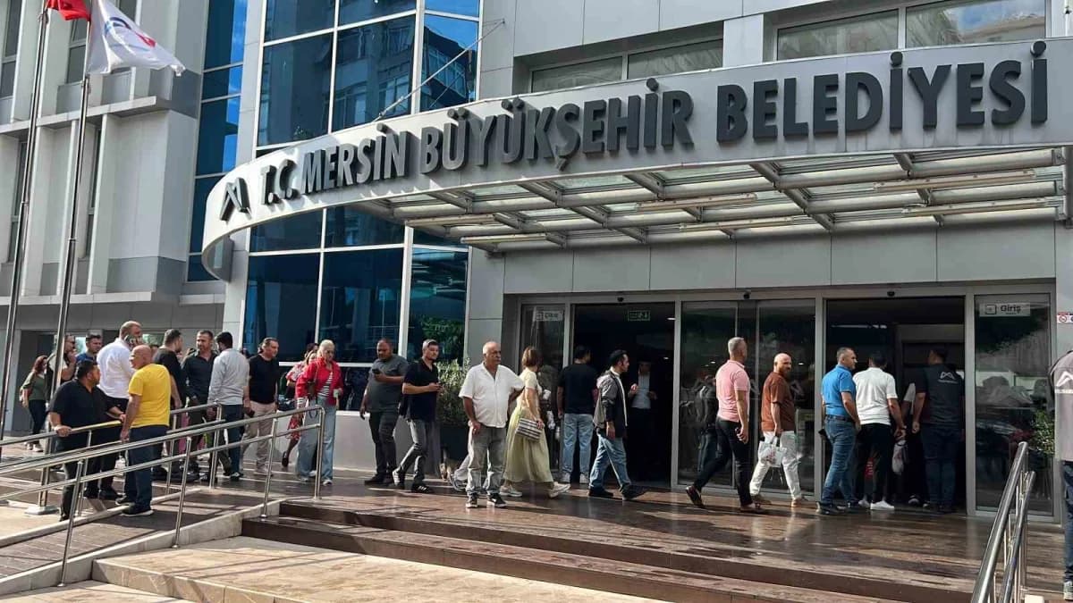 Mersin Büyükşehir Belediyesine operasyon düzenlendi