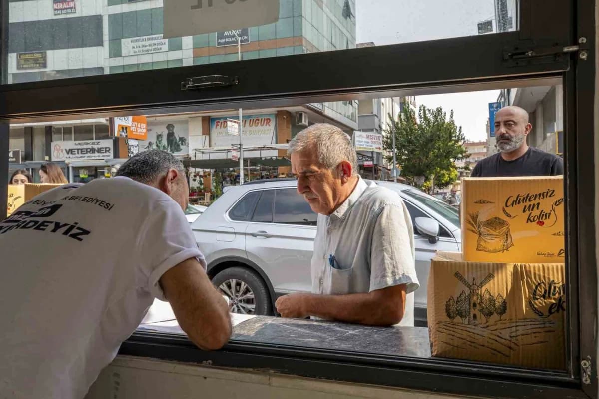 Mersin Büyükşehir Belediyesi tarafından Çölyak hastalarına yönelik yürütülen destek kapsamında, kent genelinde bin 12 ki