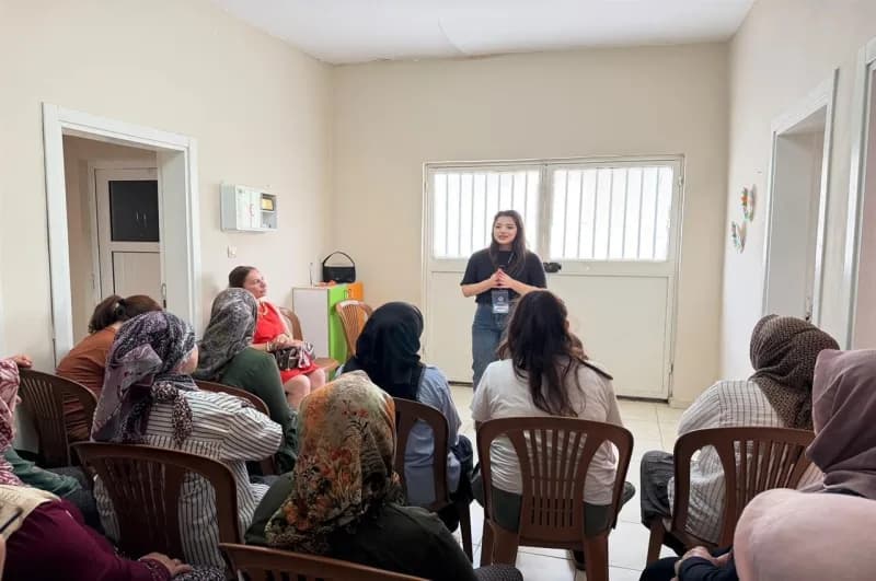 Mersin Akdeniz ilçesinde kırsal bölgede psikoeğitim alan kız çocukları ve anneleri