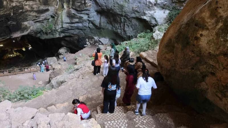 Mersin’in Akdeniz ilçesinde, 11 Ekim Dünya Kız Çocukları Günü dolayısıyla düzenlenen etkinlikte kırsal bölgelerden 100 A