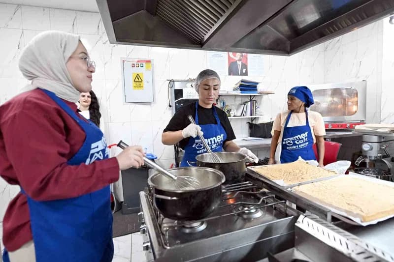 Mersin Büyükşehir Belediyesi bünyesinde faaliyet gösteren MERCEK Mesleki Eğitim Merkezleri, bugüne k