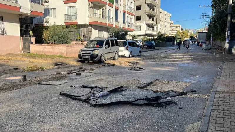 Meteoroloji ve AFAD tarafından turuncu kodlu kuvvetli yağış uyarısı yapılan Mersin'de, dün sabah saa