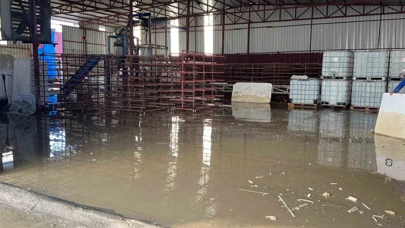 Meteoroloji ve AFAD tarafından turuncu kodlu kuvvetli yağış uyarısı yapılan Mersin'de, dün sabah saa