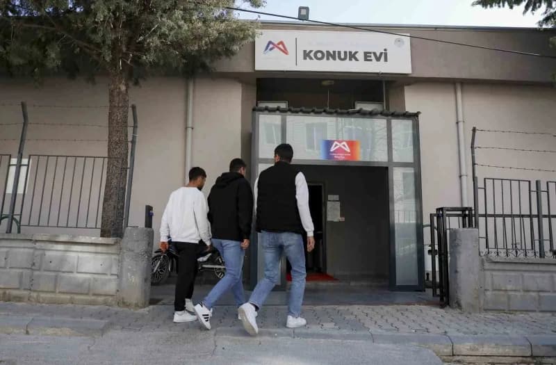 Mersin Büyükşehir Belediyesi, üniversite öğrencilerine barınmadan beslenmeye, ulaşımdan Eğitim desteğine, Sosyal yaşamda
