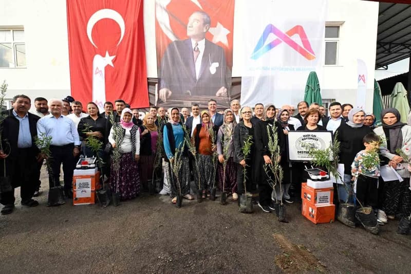 Mersin Büyükşehir Belediyesi tarafından Erdemli ve Silifke ilçelerinde düzenlenen Tarımsal Destek da