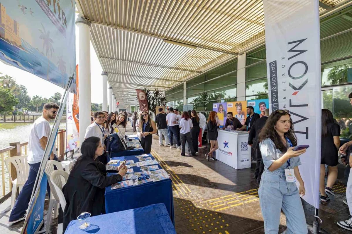 Mersin Büyükşehir Belediyesi Kariyer Merkezi ev sahipliğinde düzenlenen 'DevFest Mersin 2026', Türkiye’nin farklı kentle