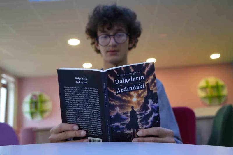 Meslek Lisesi öğrencisinin edebiyat tutkusu romana dönüştü: 4 ayda kitap yazdı