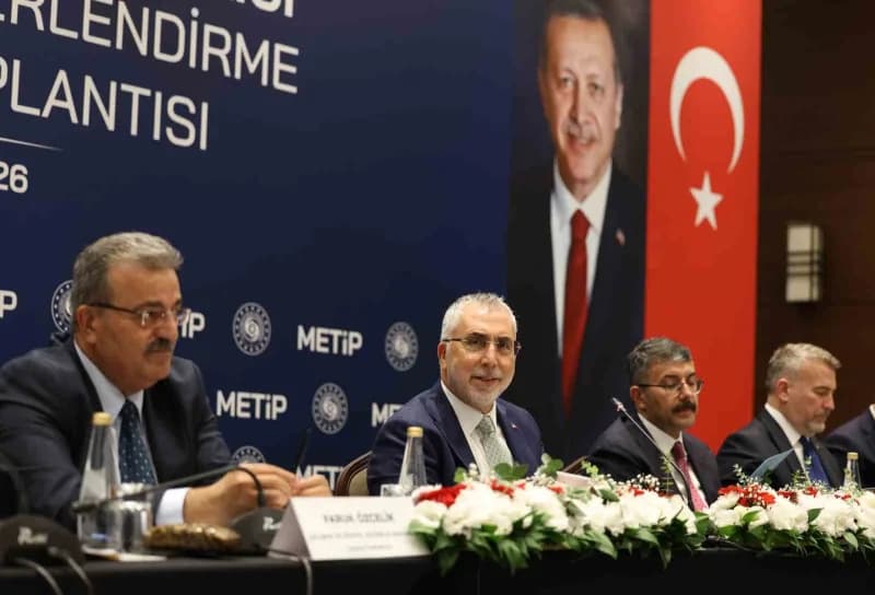 Çalışma ve Sosyal Güvenlik Bakanı Vedat Işıkhan, Mevsimlik Tarım İşçiliği İzleme ve Değerlendirme Kurulu Toplantısı'nda