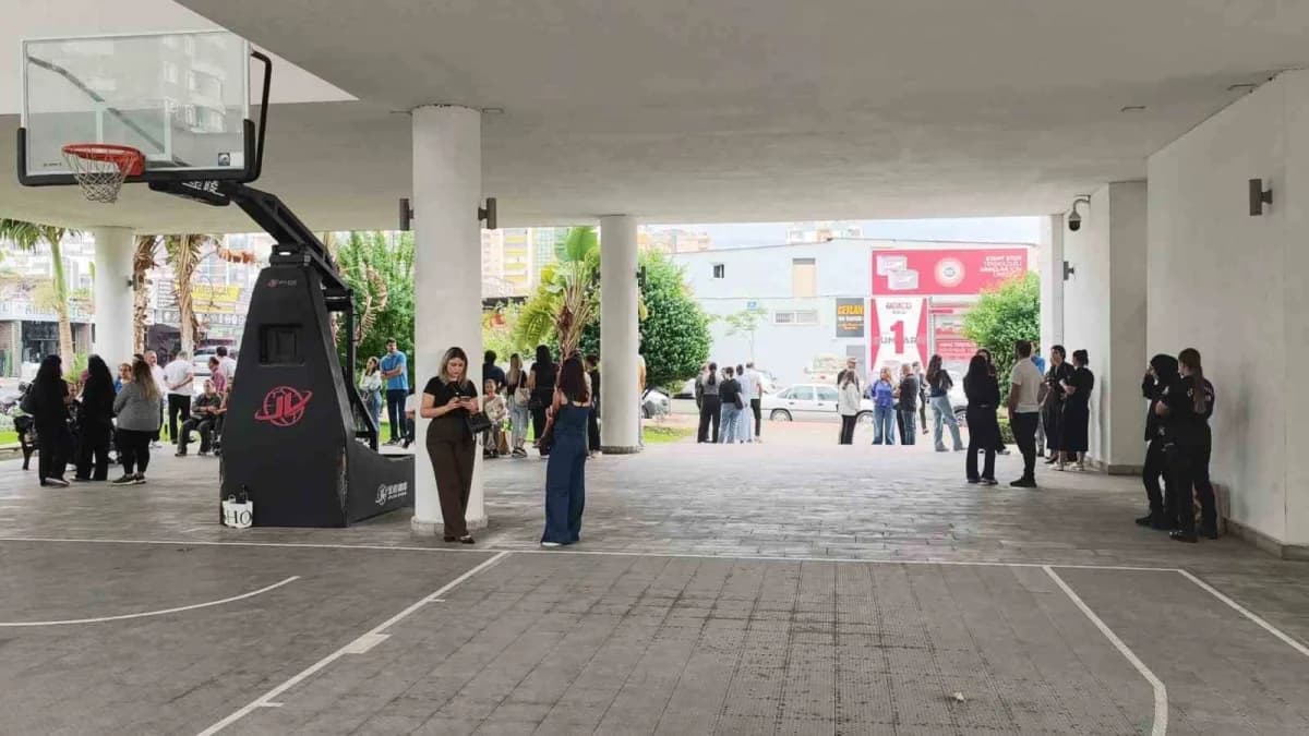 Mersin Büyükşehir, Mezitli ve Yenişehir belediyelerine yönelik operasyon düzenlendi