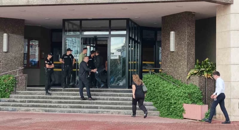 Mersin Büyükşehir, Mezitli ve Yenişehir belediyelerine yönelik operasyon düzenlendi