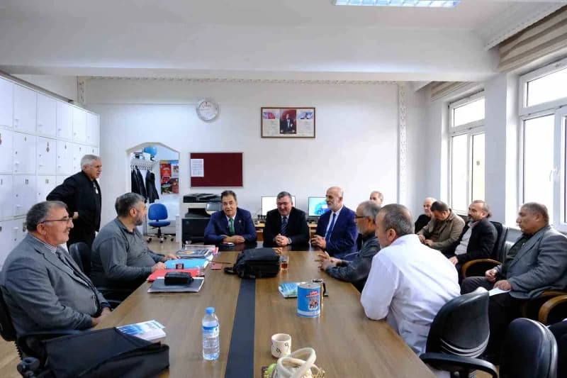 Sivas Cumhuriyet Üniversitesi Rektörü Prof. Dr. Ahmet Şengönül, İmam Hatipliler Haftası kapsamında öğrencilik yıllarını