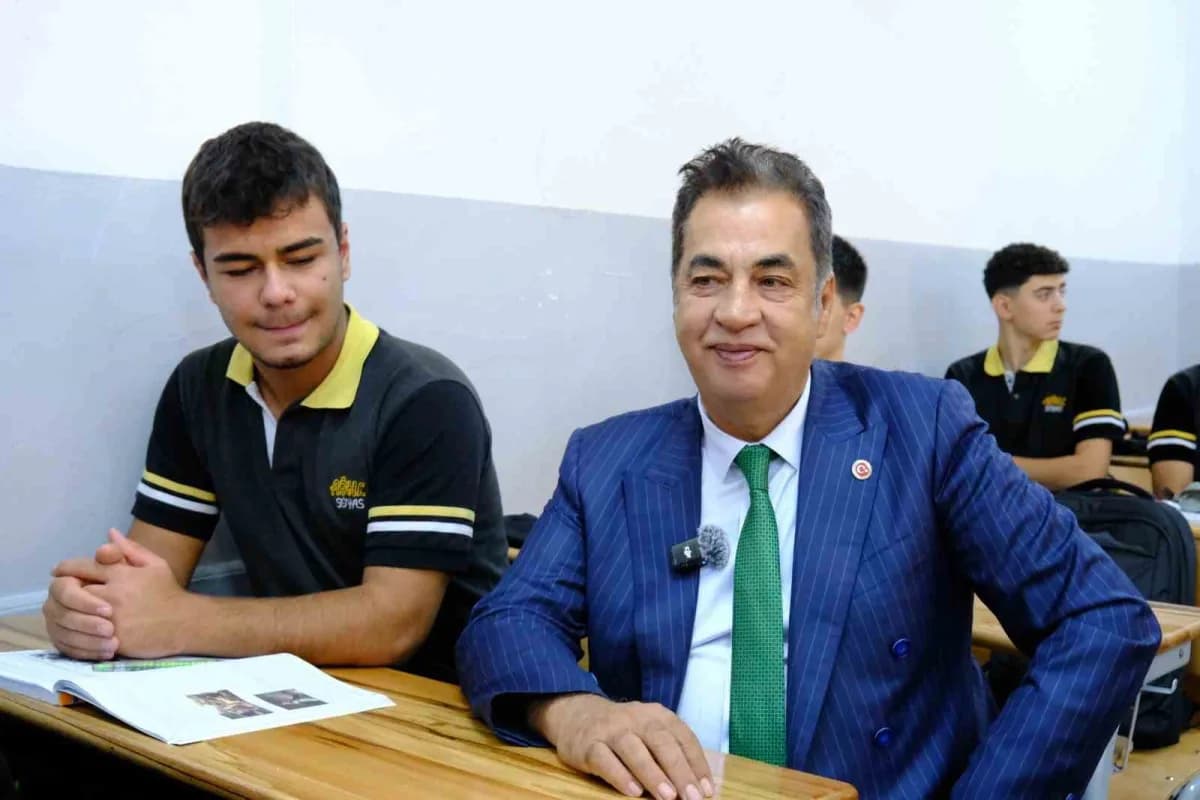 Sivas Cumhuriyet Üniversitesi Rektörü Prof. Dr. Ahmet Şengönül, İmam Hatipliler Haftası kapsamında öğrencilik yıllarını