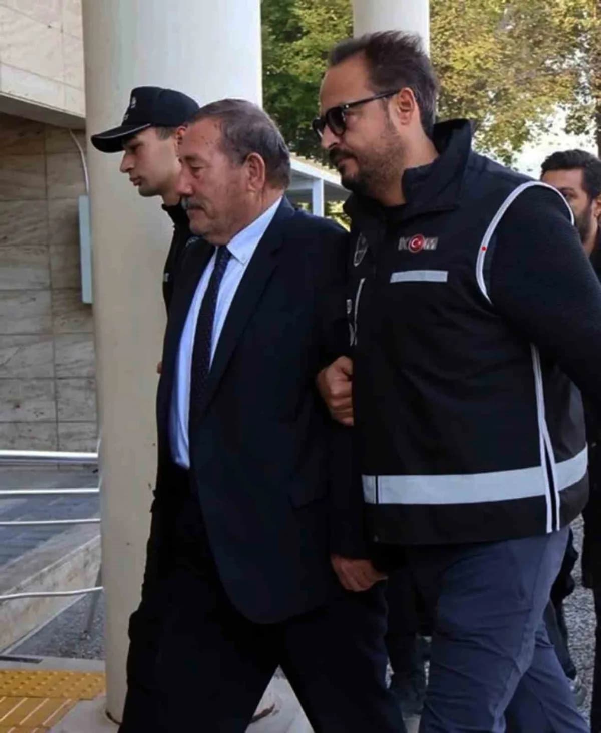 Milas Belediye Başkanı Fevzi Topuz tutuklandı