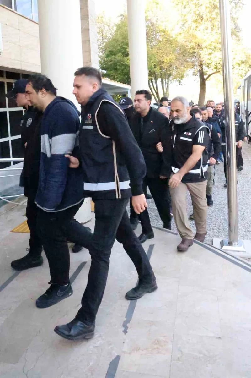 Milas Belediyesi operasyonunda 18 tutuklama