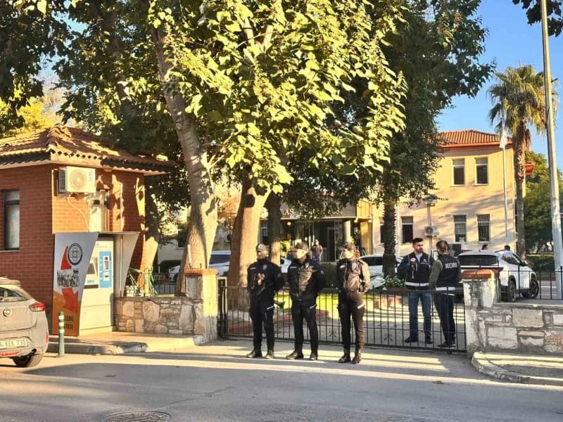 Belediye binasında inceleme yapıldı