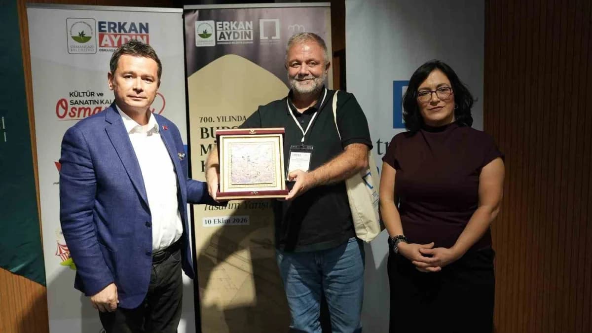Osmangazi Belediyesi’nin "700. Yılında Bursa Mimarlığı Konuşuyor" programı çerçevesinde gün boyunca devam eden panellerd