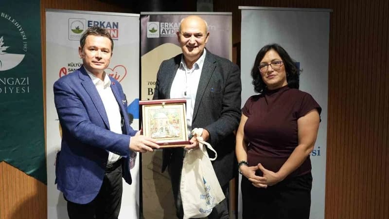 Osmangazi Belediyesi’nin "700. Yılında Bursa Mimarlığı Konuşuyor" programı çerçevesinde gün boyunca devam eden panellerd