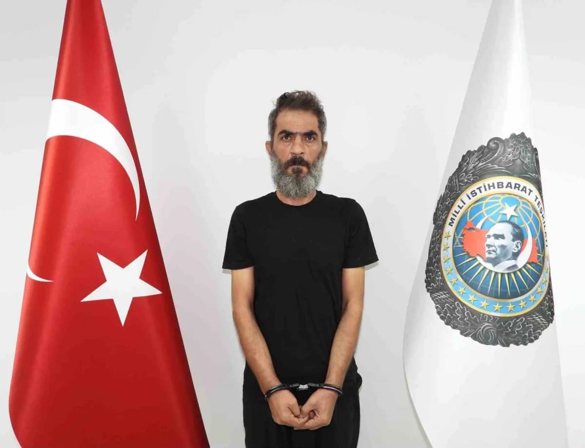 Ömer El-hatip, deniz yoluyla Avrupa’ya kaçmak üzereyken yakalandı.