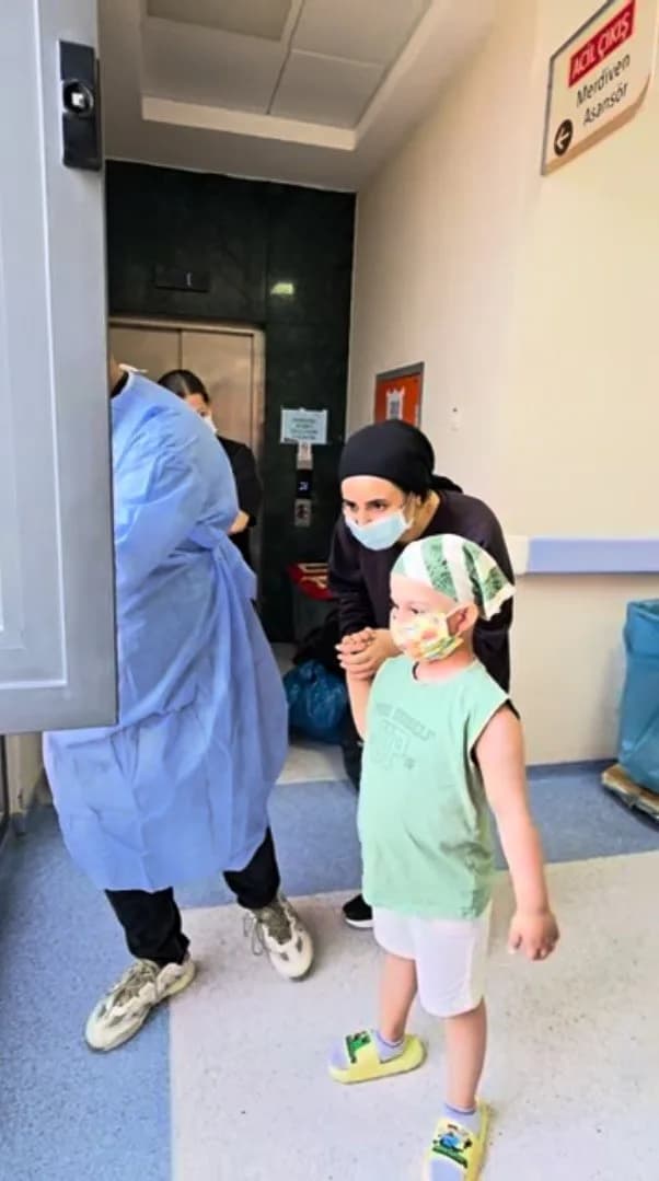 İzmir’de lösemi ile mücadele eden 6 yaşındaki Ali Tahir Akyol’a, Osmanlı Motosiklet Derneği üyeleri hastane önünde panka