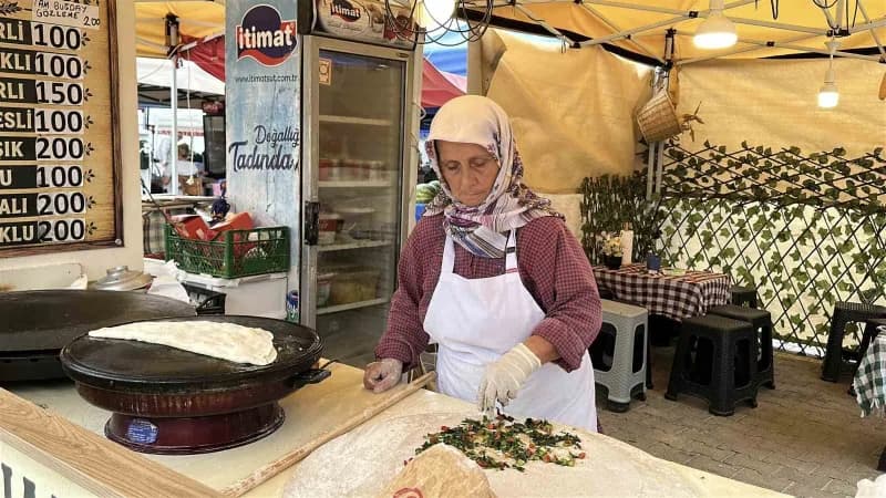 Sakarya’da eşini kaybettikten sonra 3 çocuğuyla hayat mücadelesi veren 54 yaşındaki Muazzez Akdoğdu, yaşadığı tüm zorluk