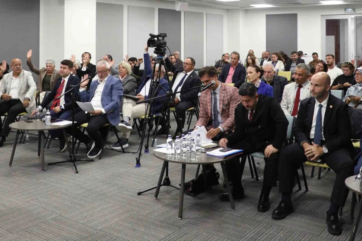 Mudanya Belediye Meclisi'nin Ekim ayı 2. Oturumunda Bütçe evraklarının geç ulaştırılması tartışma yaşattı. Plan ve Bütçe