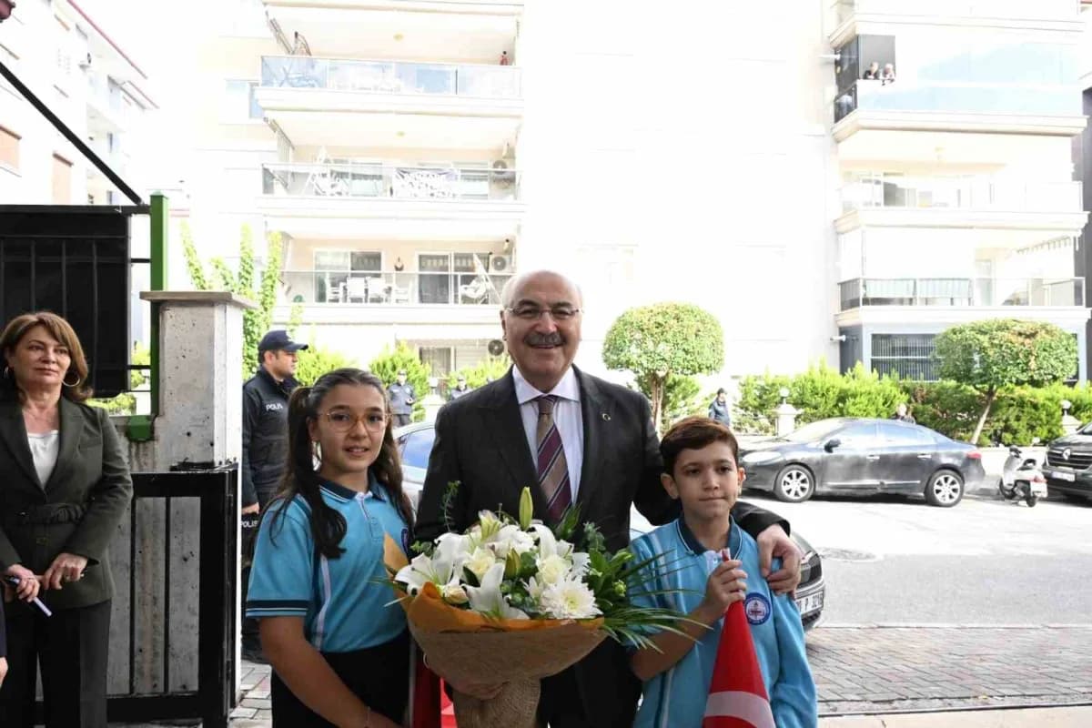 Denizli’de Müftü Ahmet Hulusi Efendi Projesi lansmanında öğrenciler ve yetkililer