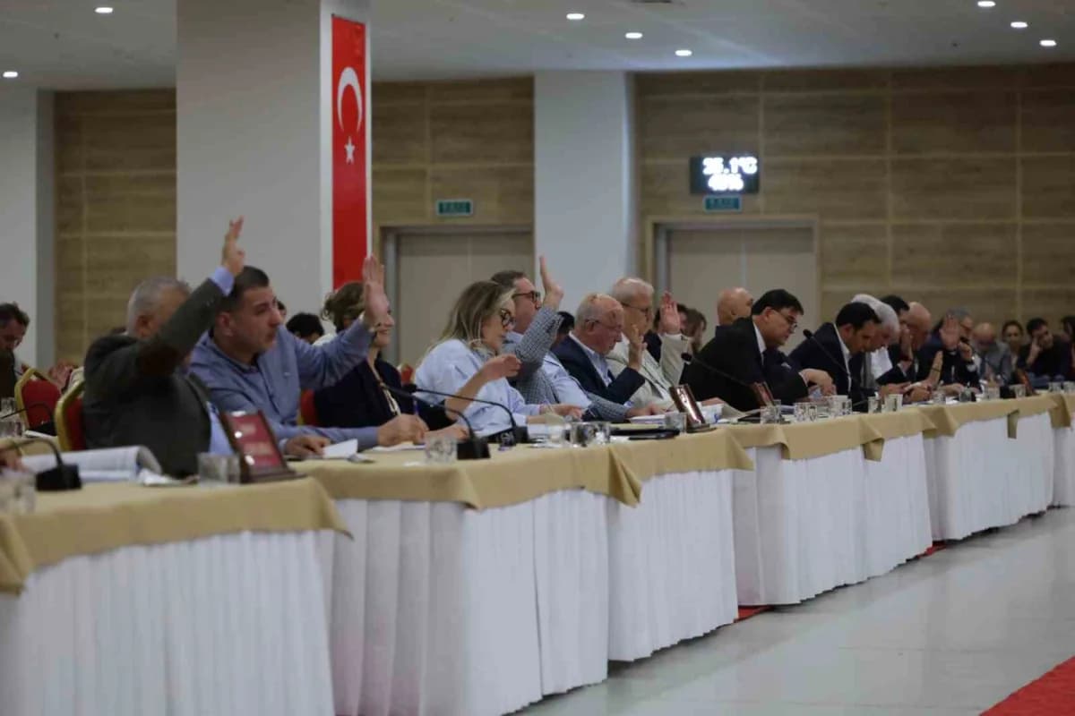 Muğla Büyükşehir Belediyesi tarafından annelere ücretsiz toplu ulaşım imkanı sağlayan Anne Kart uygulaması