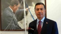 Muğla Büyükşehir Belediye Başkanı Ahmet Aras basın açıklaması yaparken