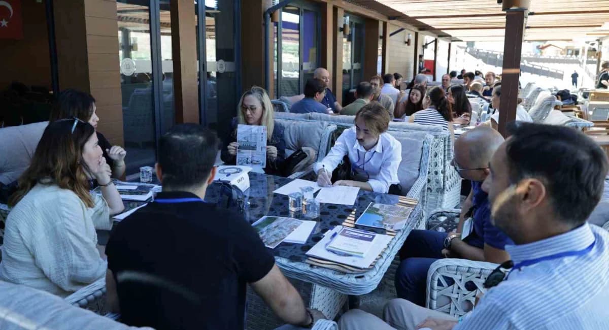 Muğla Büyükşehir Belediyesi’nde Urban-CoLLaR projesi kapsamında gerçekleştirilen çalıştaydan katılımcılar