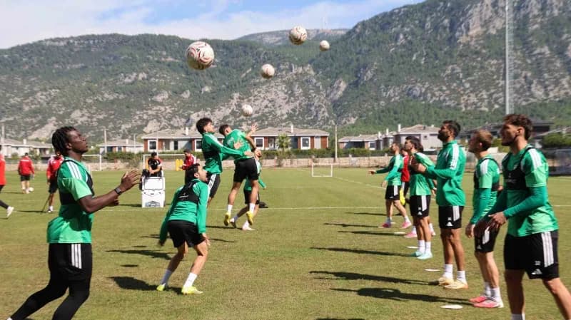 Trendyol 1. Lig’de mücadele eden Muğlaspor, milli aranın ardından deplasmanda Fatih Karagümrük ile oynayacağı maçın hazı