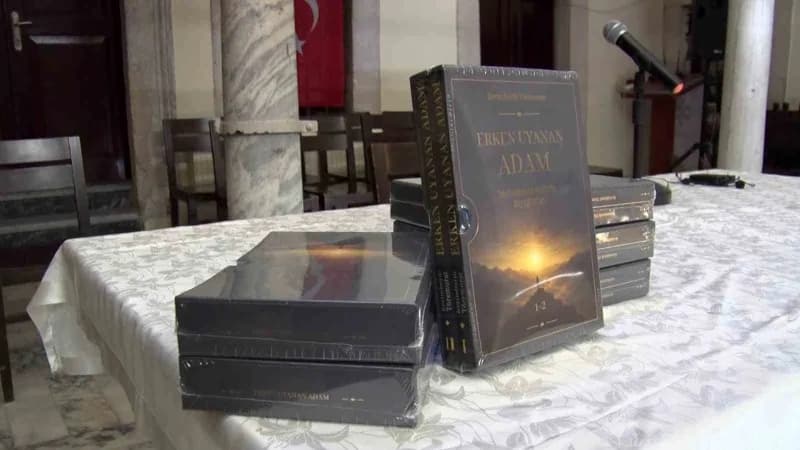 Özbekistan Halk Hareketi Lideri Muhammed Salih’in biyografi kitabı tanıtım programından bir kare