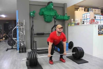 Muhammet Şimşek, Dünya Görme Engelliler Powerlifting ve Bench Press Şampiyonası için hazırlık yaparken