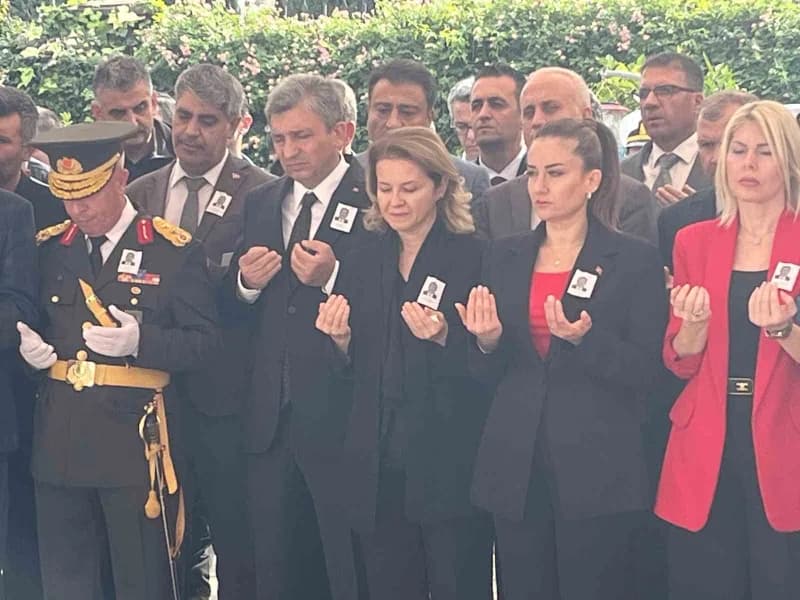 Antalya’da gece saatlerinde rahatsızlanarak kaldırıldığı hastanede doktorların tüm müdahalelerine ra