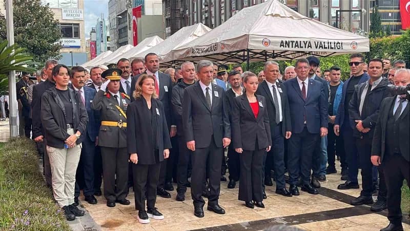 Antalya’da gece saatlerinde rahatsızlanarak kaldırıldığı hastanede doktorların tüm müdahalelerine ra