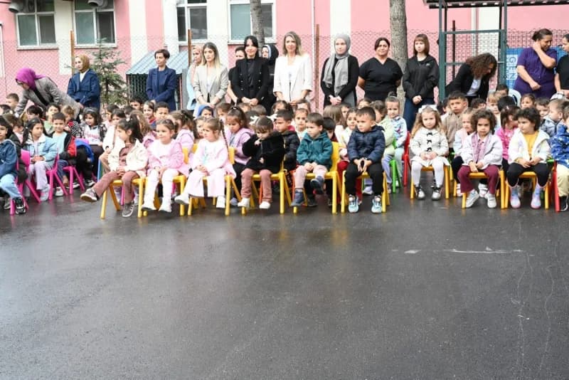 Mürüvvet Başdeğirmen Anaokulu tarafından Mürüvvet Başdeğirmen’in vefatının ikinci sene-i devriyesinde anma programı düze